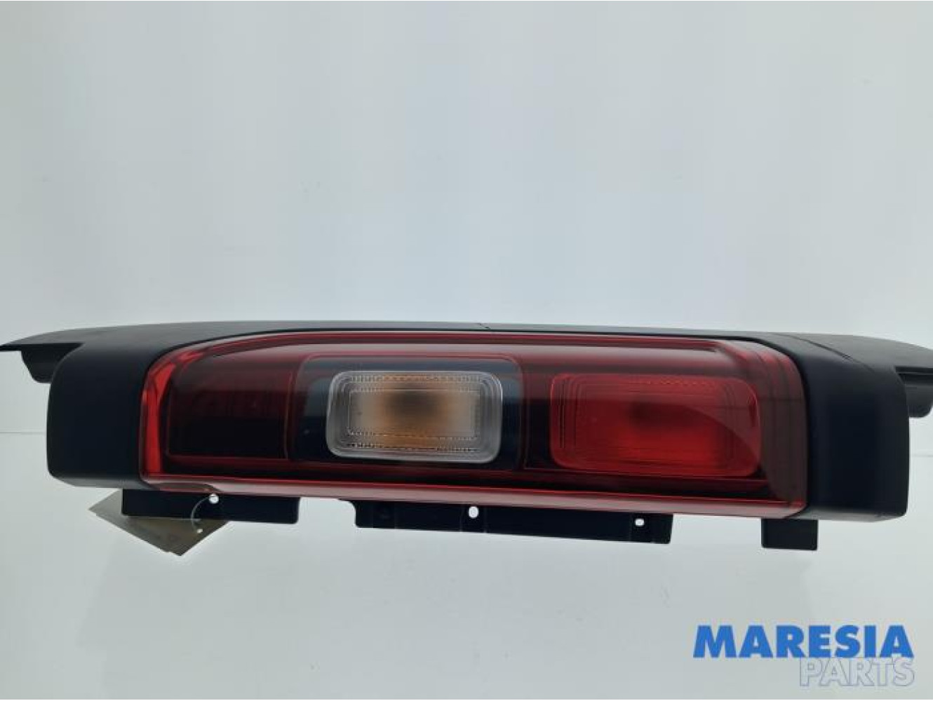 Renault - Trafic - Feu arrière droit