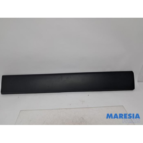 Renault - Trafic - Decorative strip