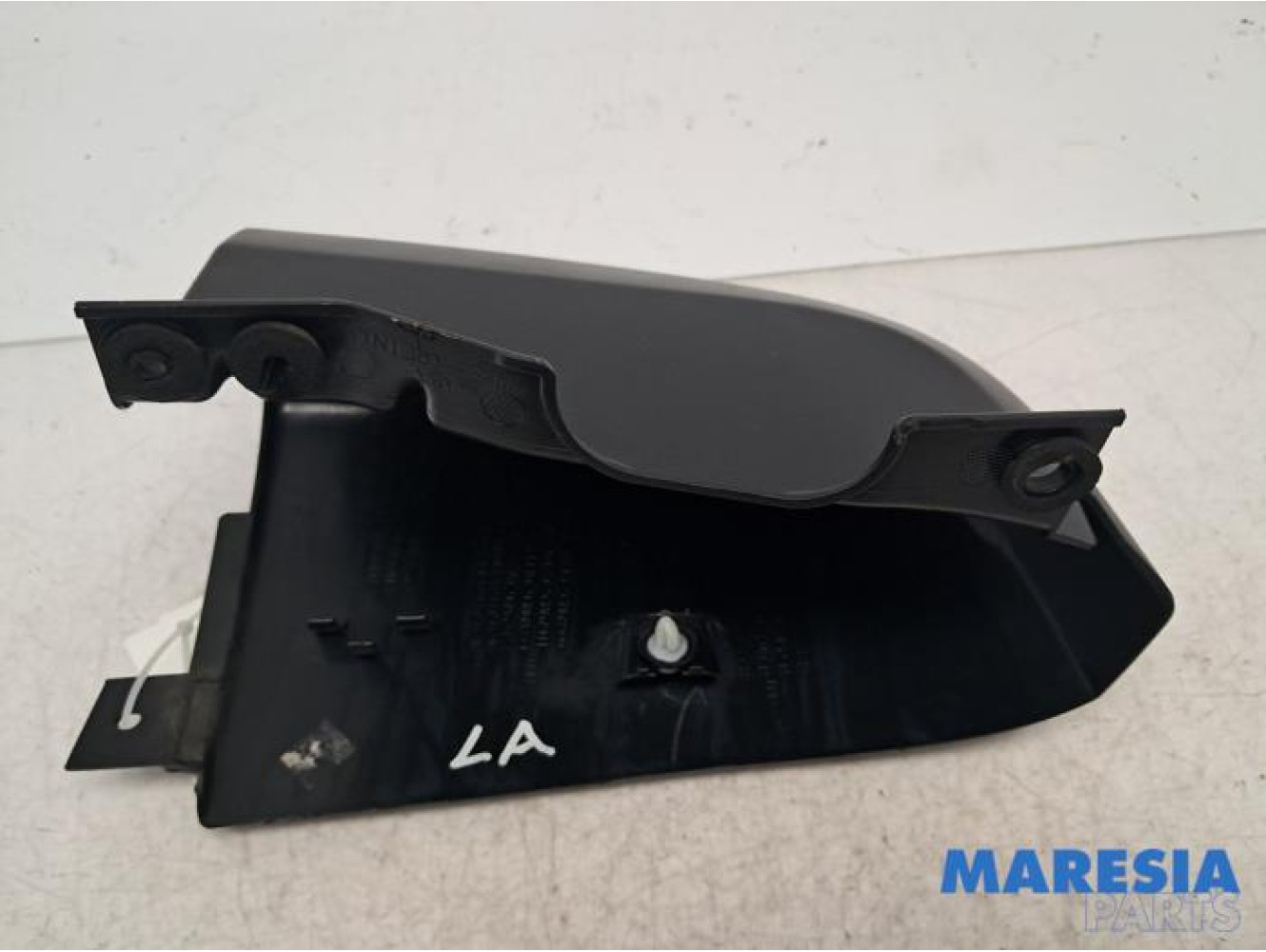 Renault - Trafic - C-style sealing cover left