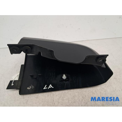 Renault - Trafic - C-style sealing cover left