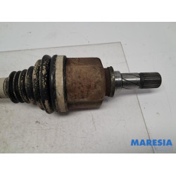 Renault - Trafic - Front drive shaft, left