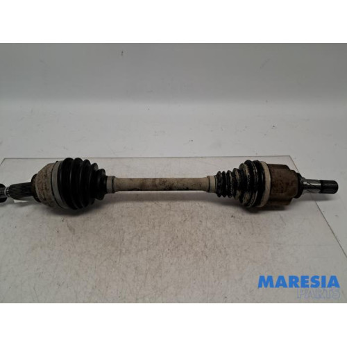 Renault - Trafic - Front drive shaft, left