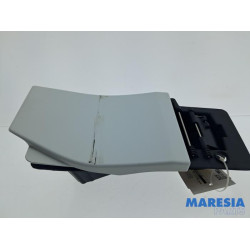 Renault - Trafic - Tank Klep