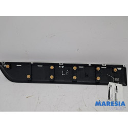 Renault - Twingo - Door strip