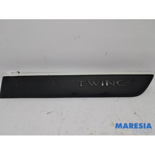 Renault - Twingo - Portierlijst