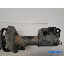 Renault - Trafic - Front shock absorber rod, right