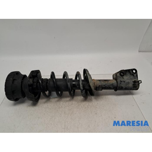 Renault - Trafic - Front shock absorber rod, right