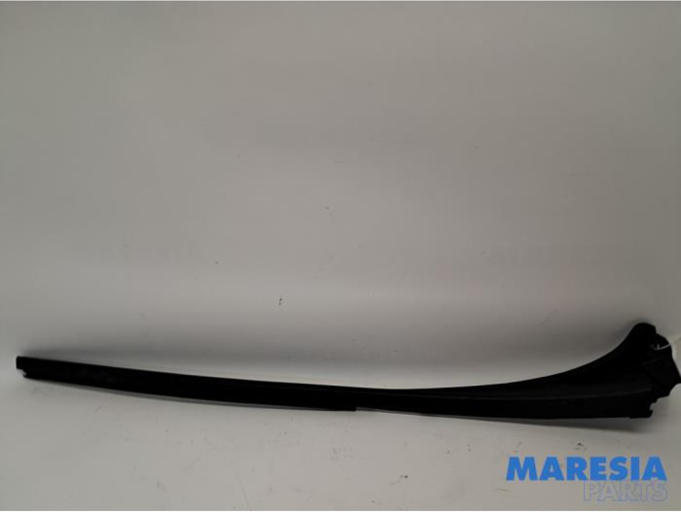 Renault - Trafic - Cadre pare-brise