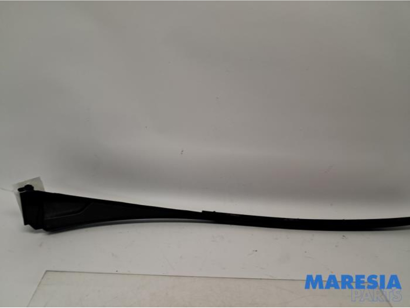 Renault - Trafic - Cadre pare-brise