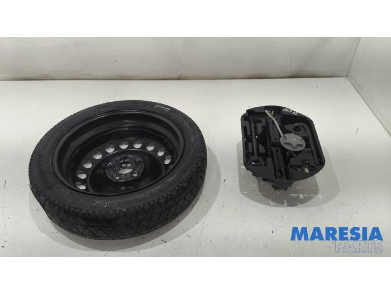Renault - Megane - Krikset + reservewiel
