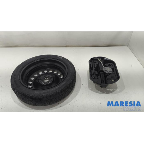 Renault - Megane - Krikset + reservewiel