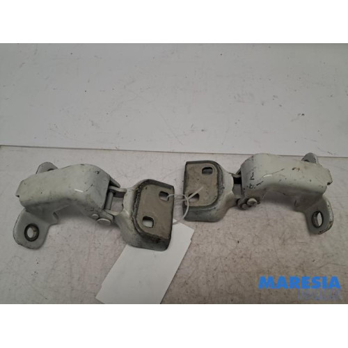 Renault - Trafic - Scharnier deur links-voor