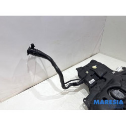 Renault - Megane - Tank