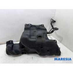 Renault - Megane - Tank