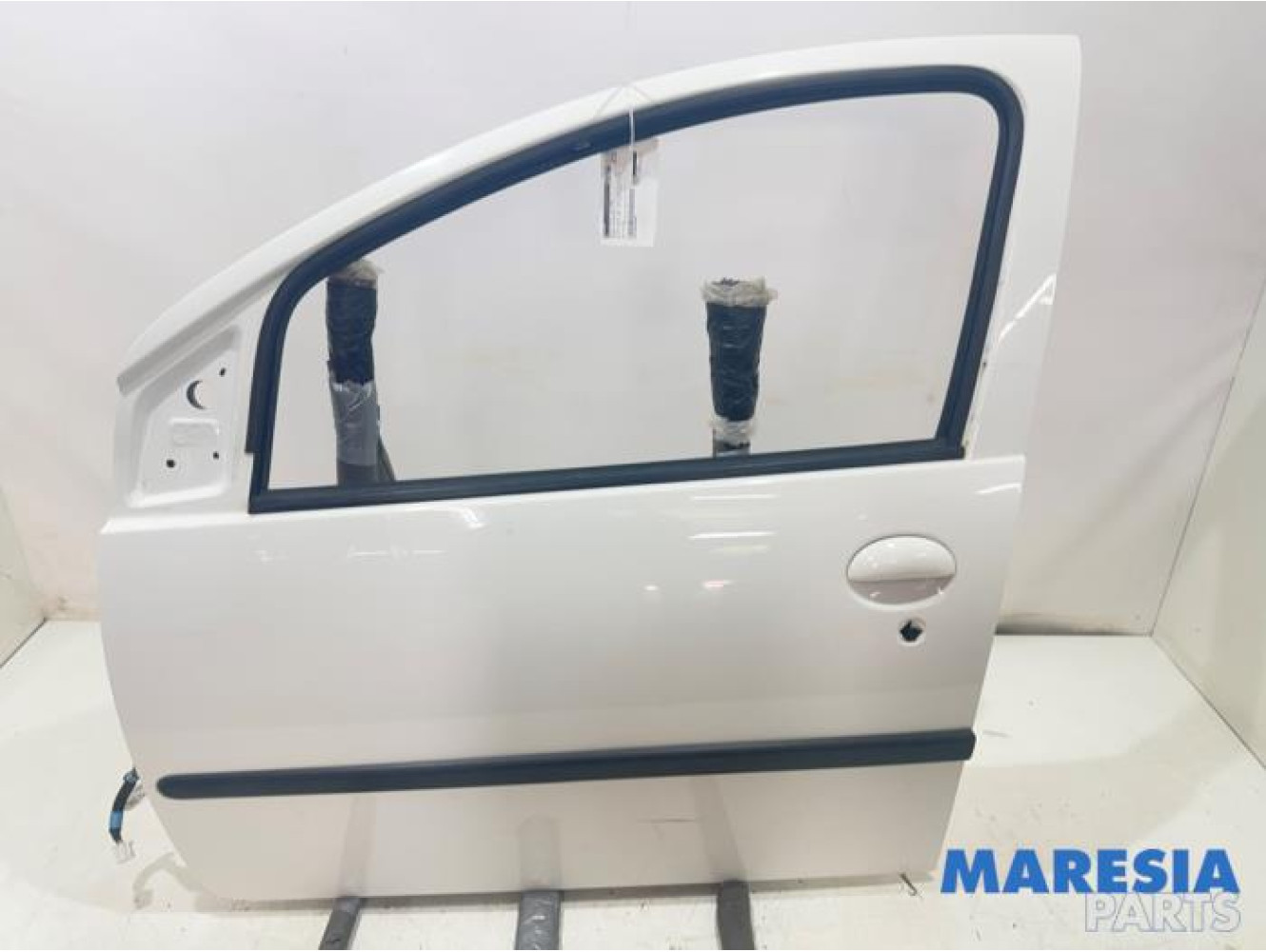Peugeot - 107 - Tür 4-türig links vorne