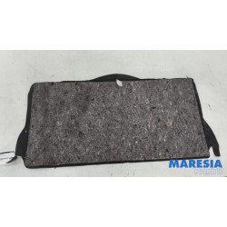 Peugeot - 107 - Coffre tapis