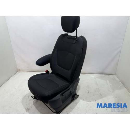 Renault - Captur - Sitz links