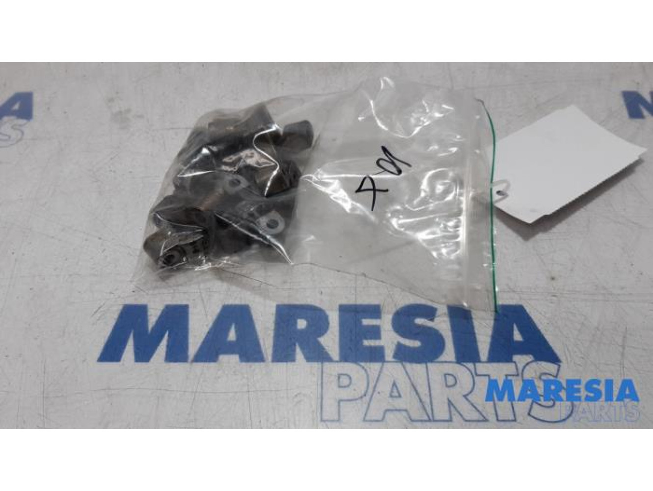 Peugeot - 207 - Nokkenas set