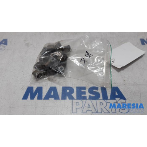 Peugeot - 207 - Nokkenas set