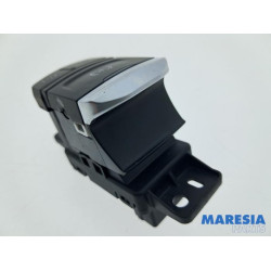 Renault - Megane - Parking brake switch
