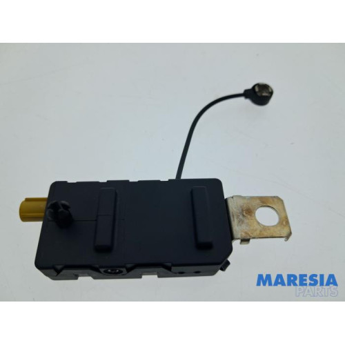 Renault - Megane - Antennenverstärker