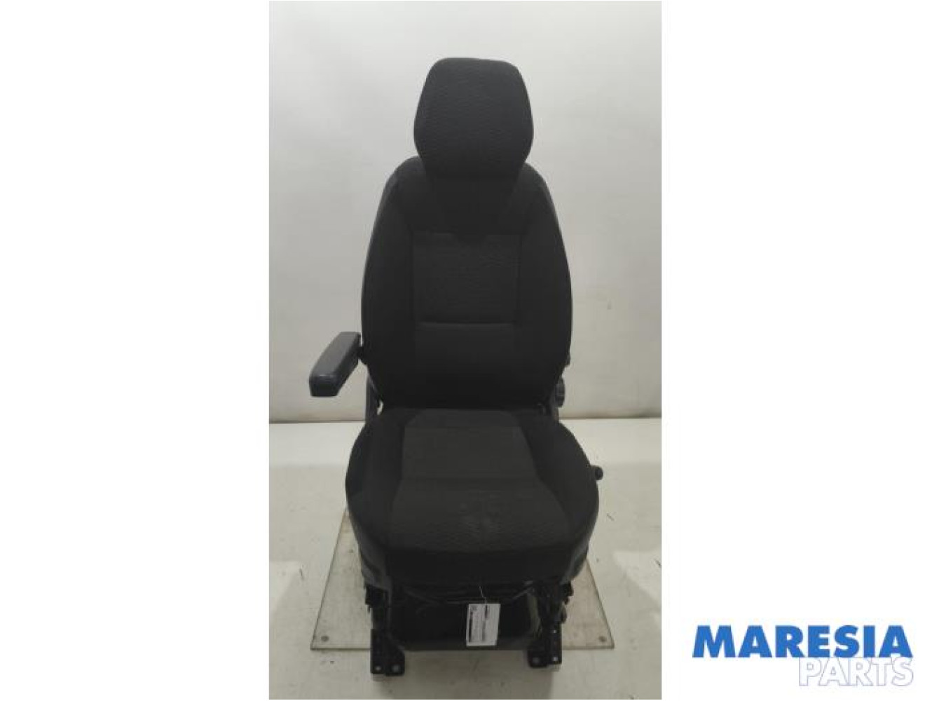 Opel - Movano - Sitz links