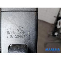 Renault - Megane - Veiligheidsgordel Insteek links-achter