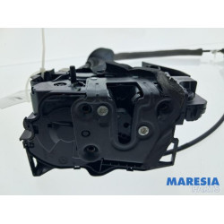 Renault - Megane - Rear door mechanism 4-door, right