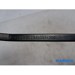Citroen - Berlingo - Front wiper arm