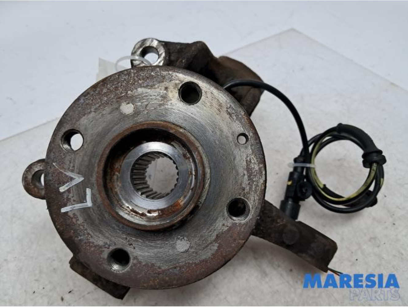 Peugeot - 107 - Achsschenkel links vorne