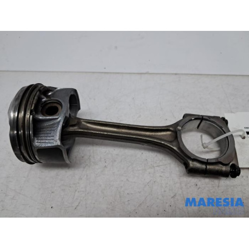 Citroen - C4 Grand Picasso - Piston