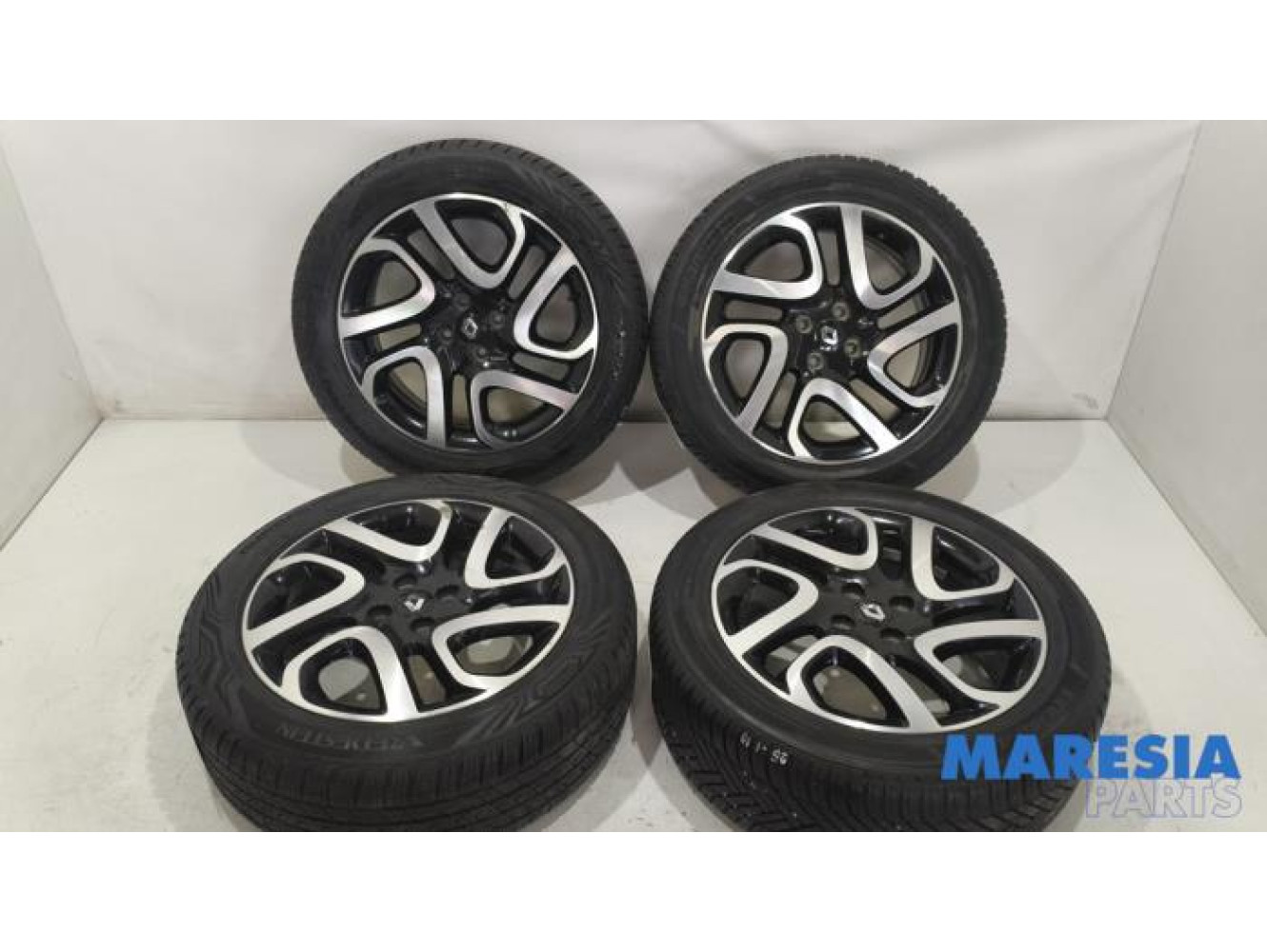 Renault - Captur - Sportvelgenset + banden