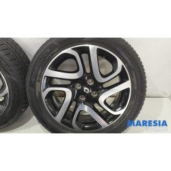 Renault - Captur - Sportvelgenset + banden