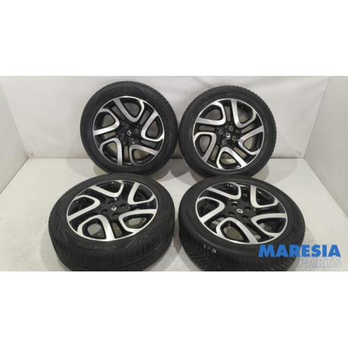 Renault - Captur - Sportvelgenset + banden