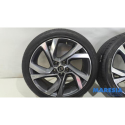 Renault - Megane - Sportvelgenset + banden