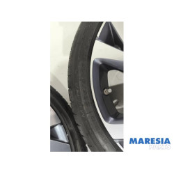 Renault - Megane - Sportvelgenset + banden
