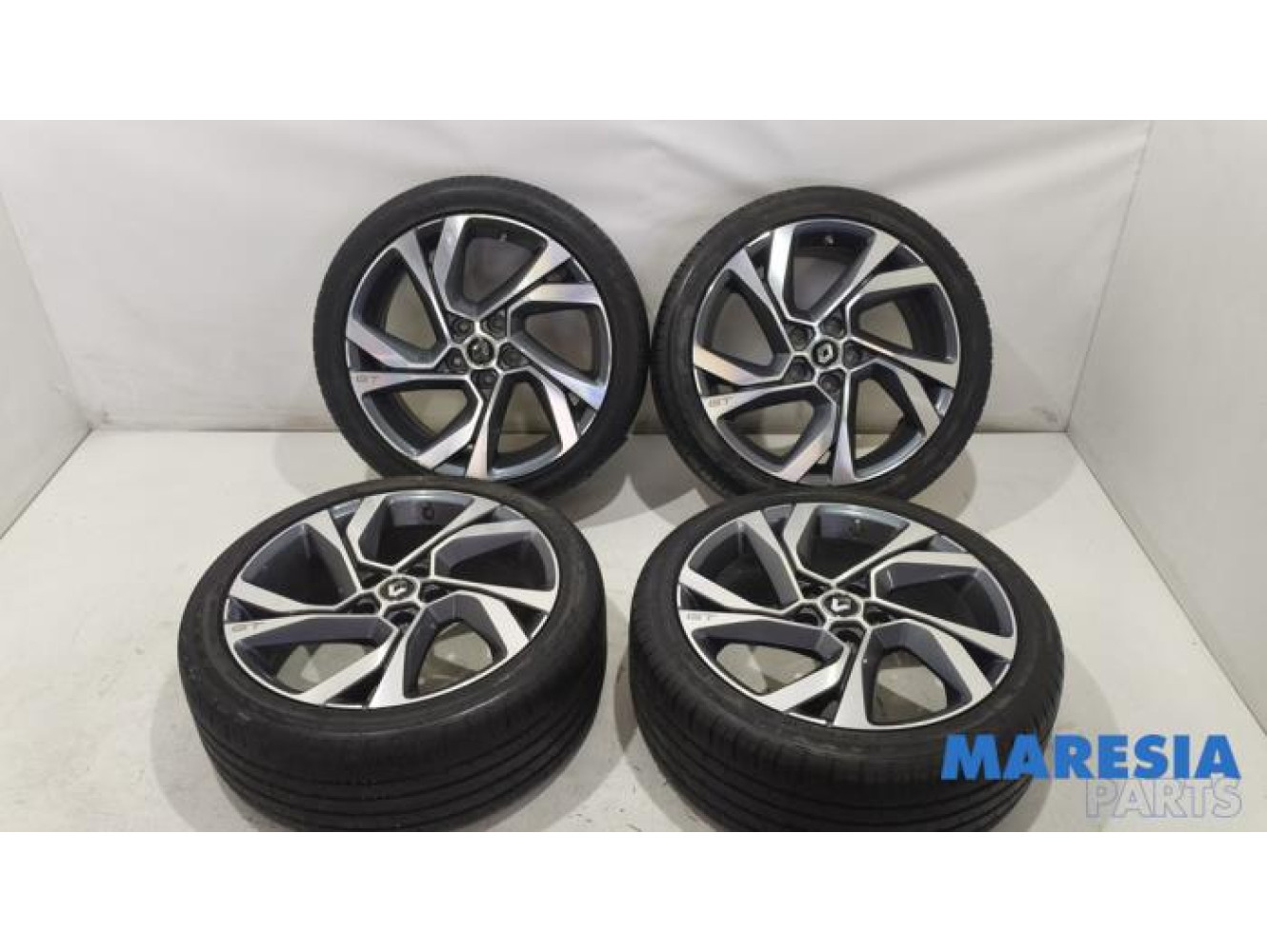 Renault - Megane - Sportvelgenset + banden