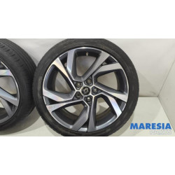 Renault - Megane - Sportvelgenset + banden