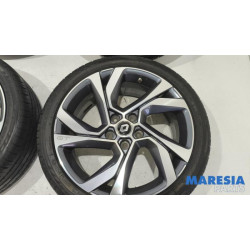 Renault - Megane - Sportvelgenset + banden