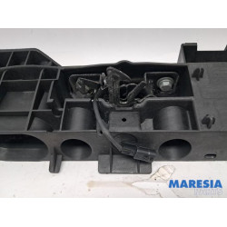 Renault - Clio - Lock plate