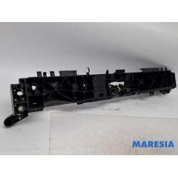 Renault - Clio - Lock plate