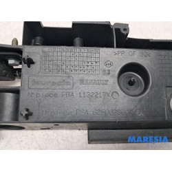 Renault - Clio - Lock plate