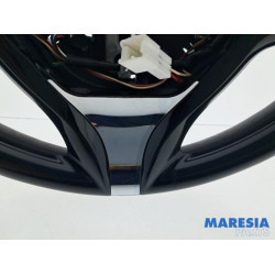 Renault - Captur - Steering wheel