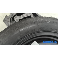 Peugeot - 207 - Krikset + reservewiel