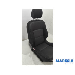 Peugeot - 207 - Stoel links