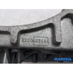 Renault - Kangoo - Alternator upper bracket