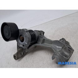 Renault - Captur - Alternator upper bracket
