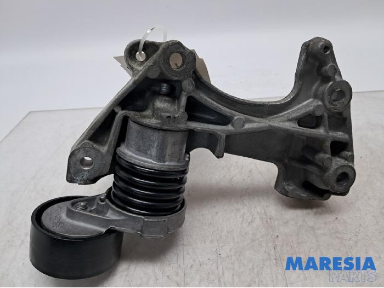 Renault - Captur - Alternator upper bracket