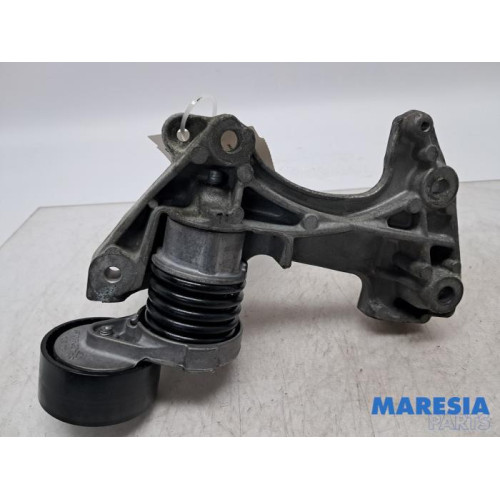 Renault - Captur - Alternator upper bracket