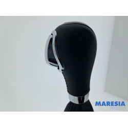 Renault - Captur - Automatic gear selector
